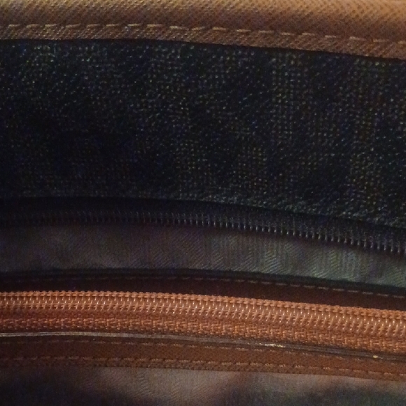 Michael Kors Elegant Black and Brown Tote - Picture 5 of 7